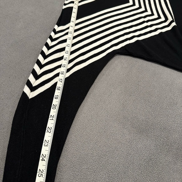 Tahiti Black & White Chevron Striped Bat wing Sweater. Small. Mock Turtle Neck. - Picture 4 of 10